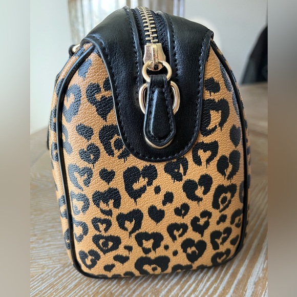 EUC Coach lessors crossbody bag with wallet. - Picture 2 of 14